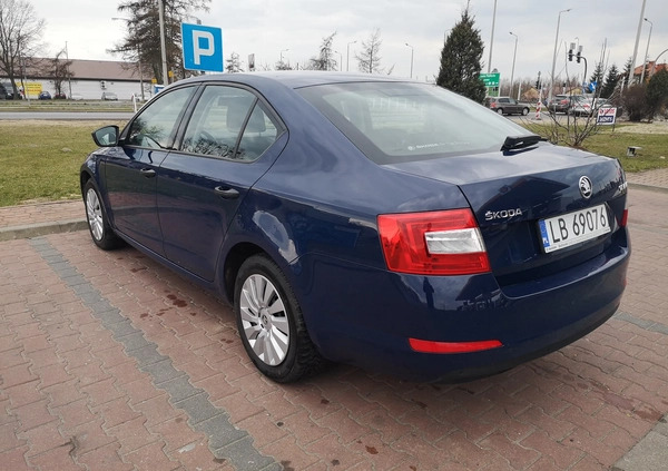 Skoda Octavia cena 33000 przebieg: 222000, rok produkcji 2015 z Warszawa małe 56